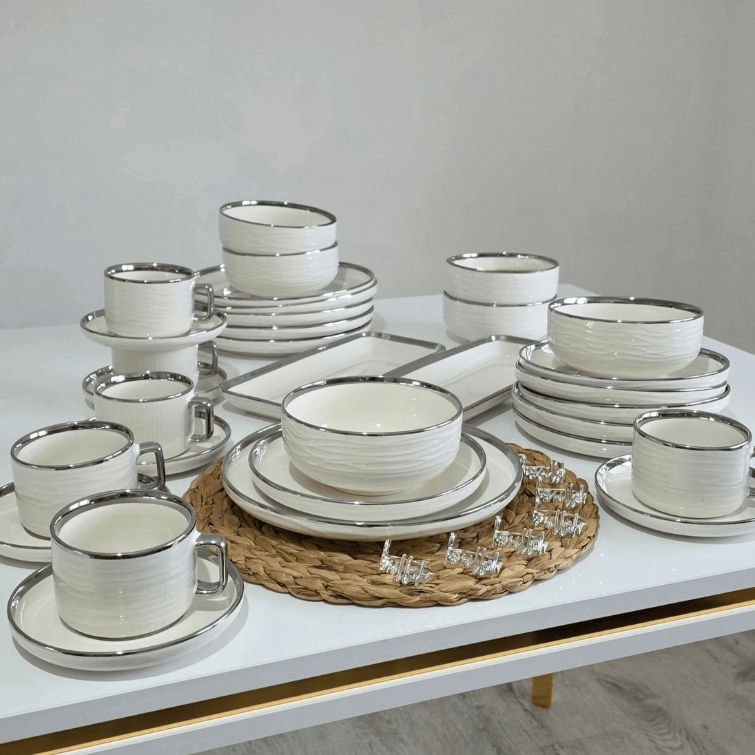 32 - dijelni Porculanski Set "La Maison" - Zoro