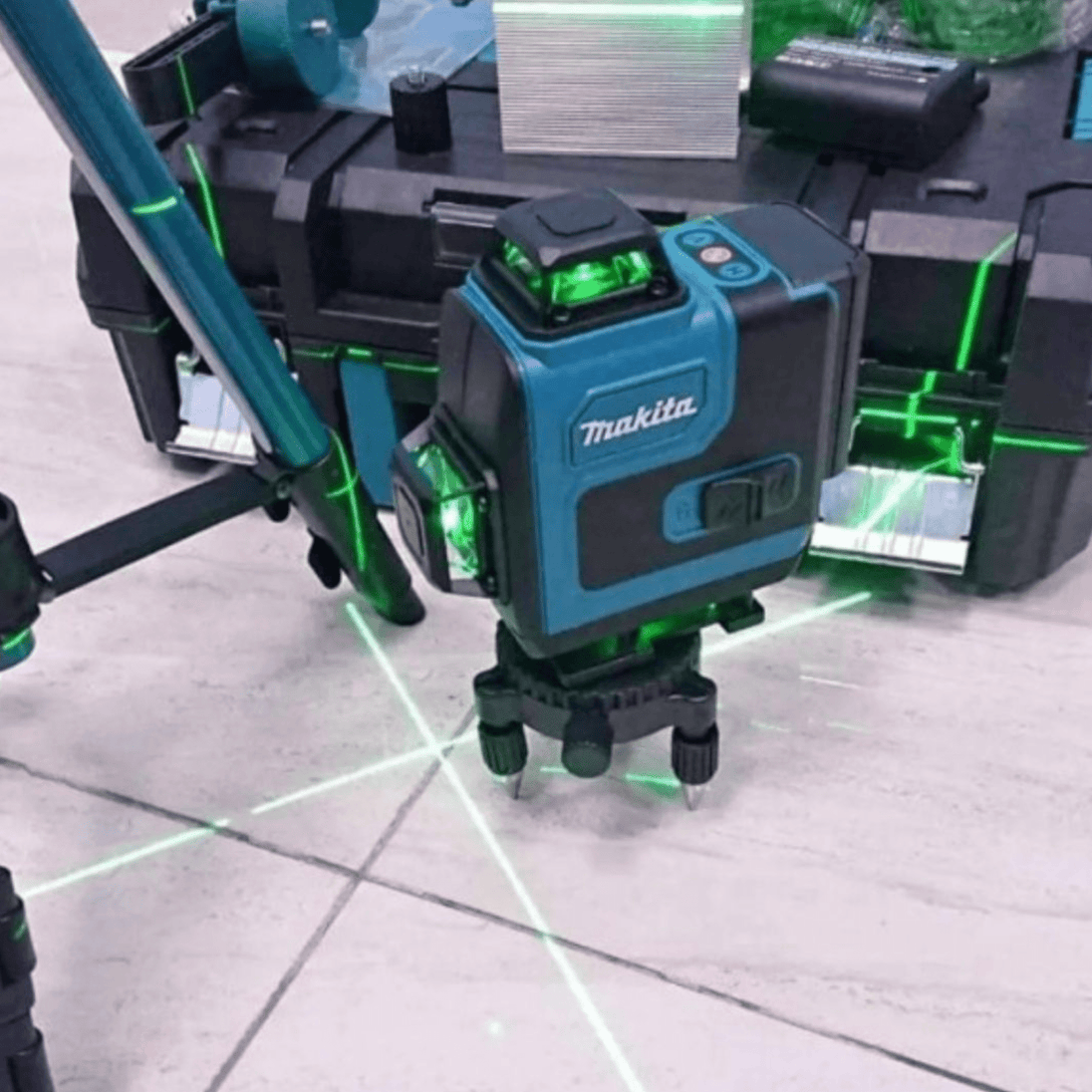 Makita Laserski 4D Nivelator - 16 Linija - Zoro