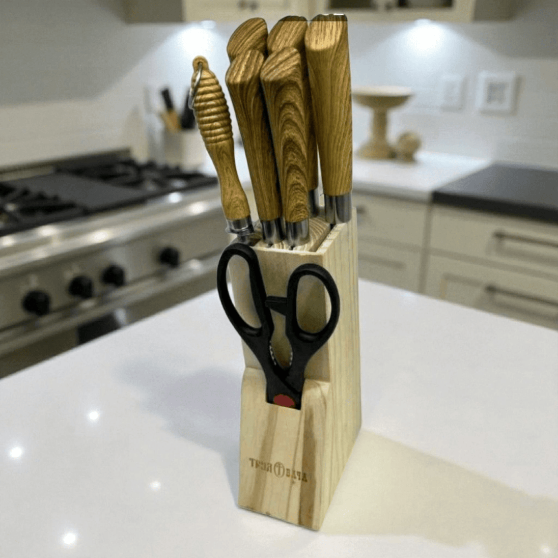 Set noževa u drvenom stalku "T - 004B" - Zoro