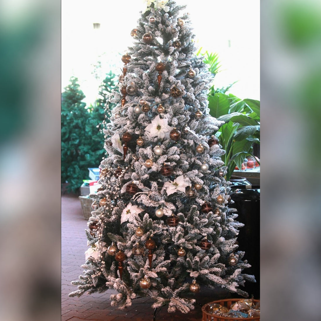 Novogodišnja Jelka s Ugrađenim Lampicama i Ukrasima (210cm) - Zoro